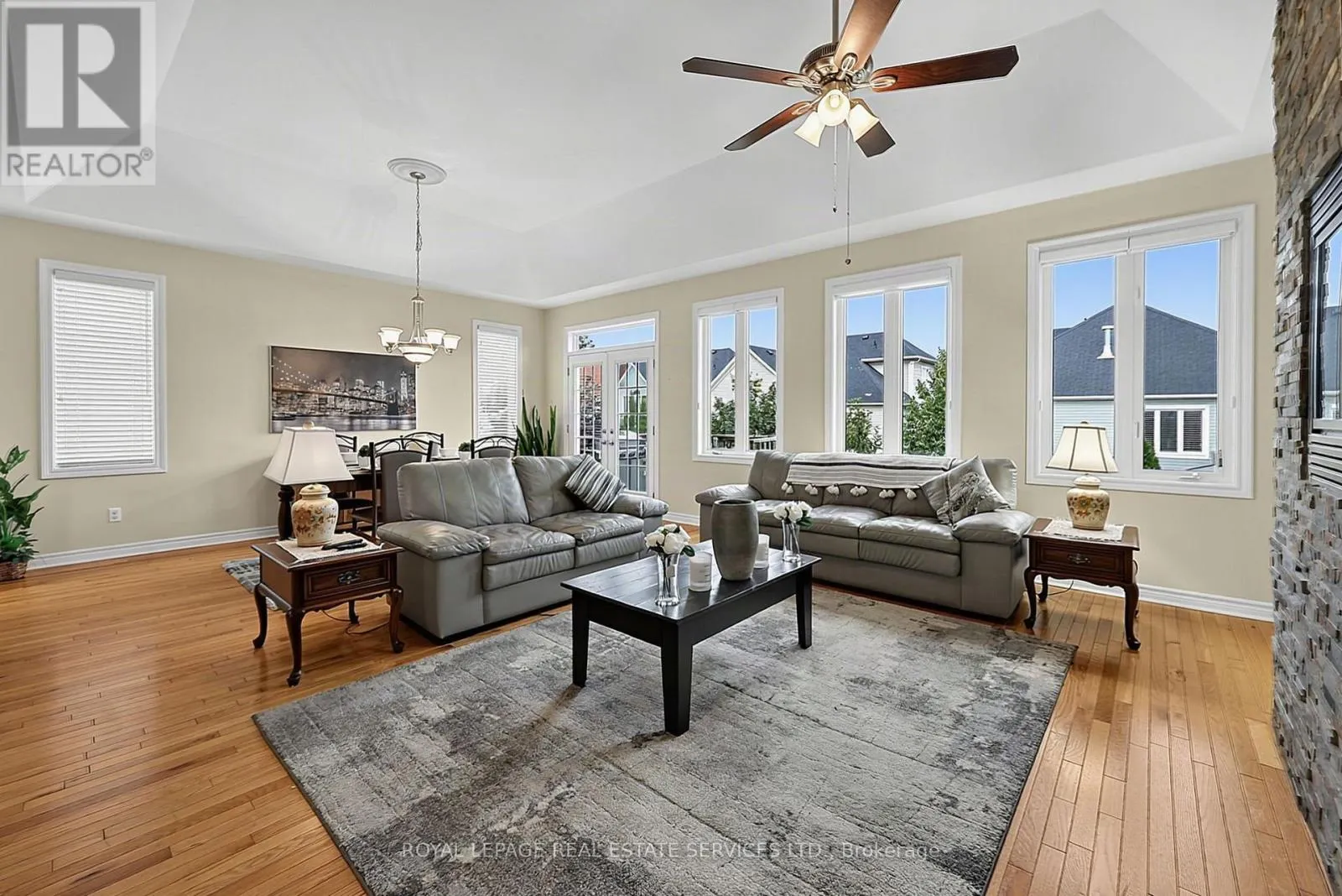 17 LEEWARD CIRCLE