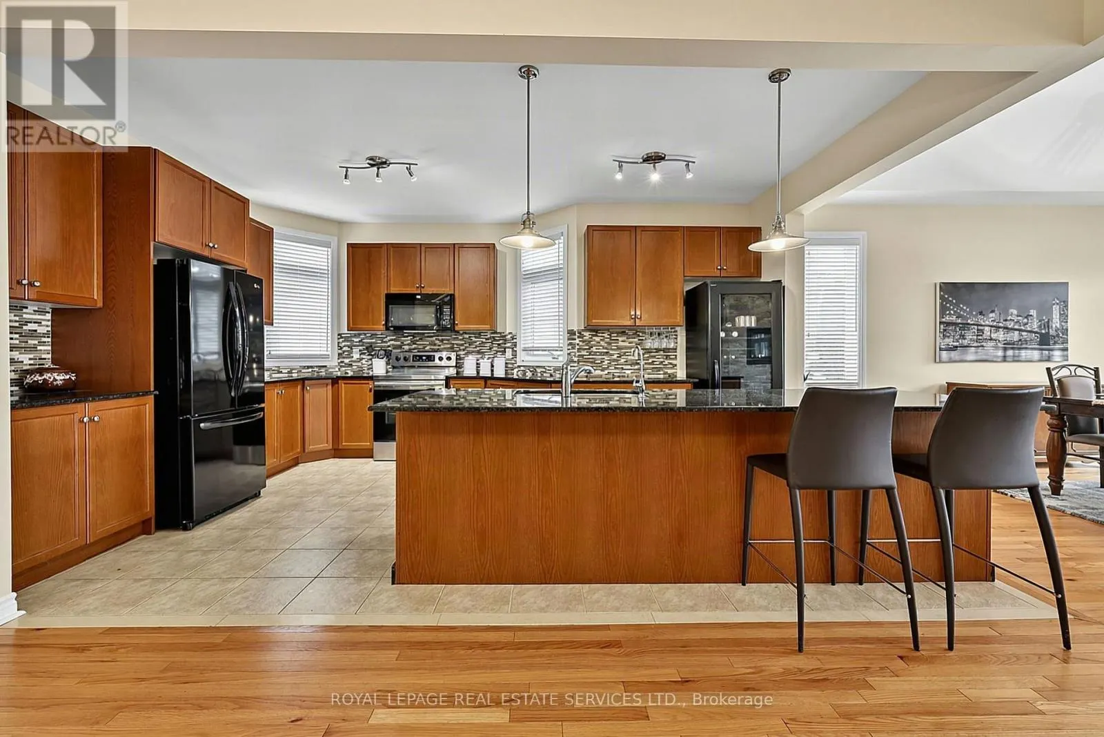 17 LEEWARD CIRCLE