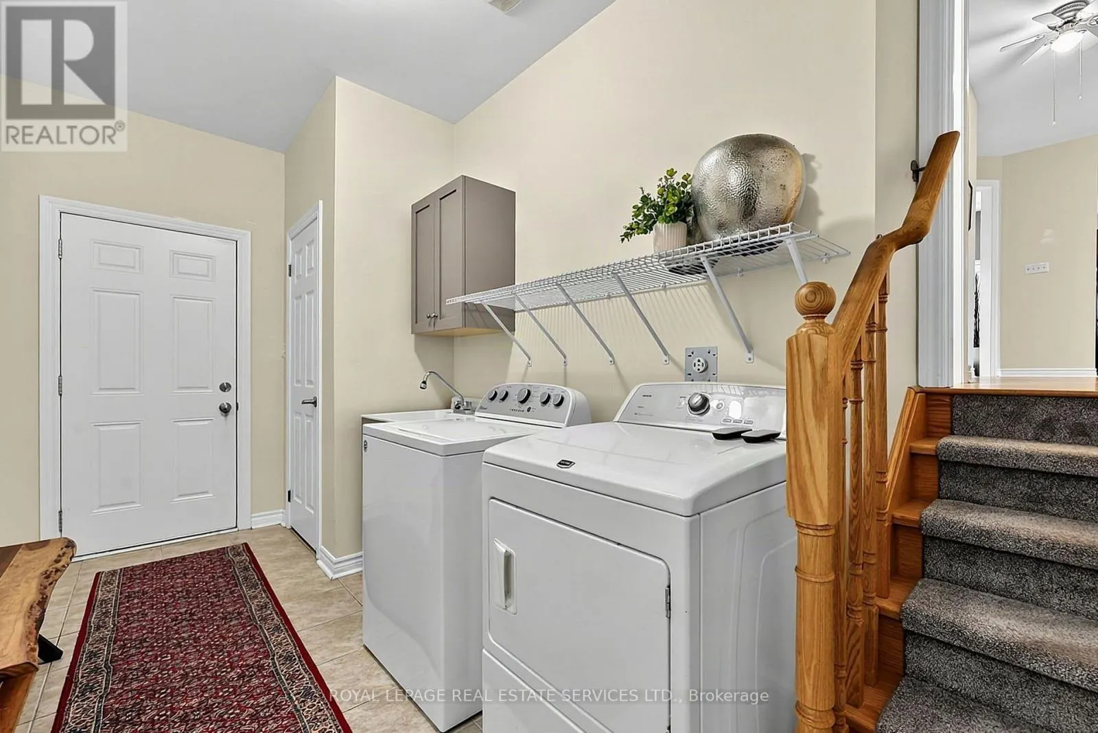 17 LEEWARD CIRCLE