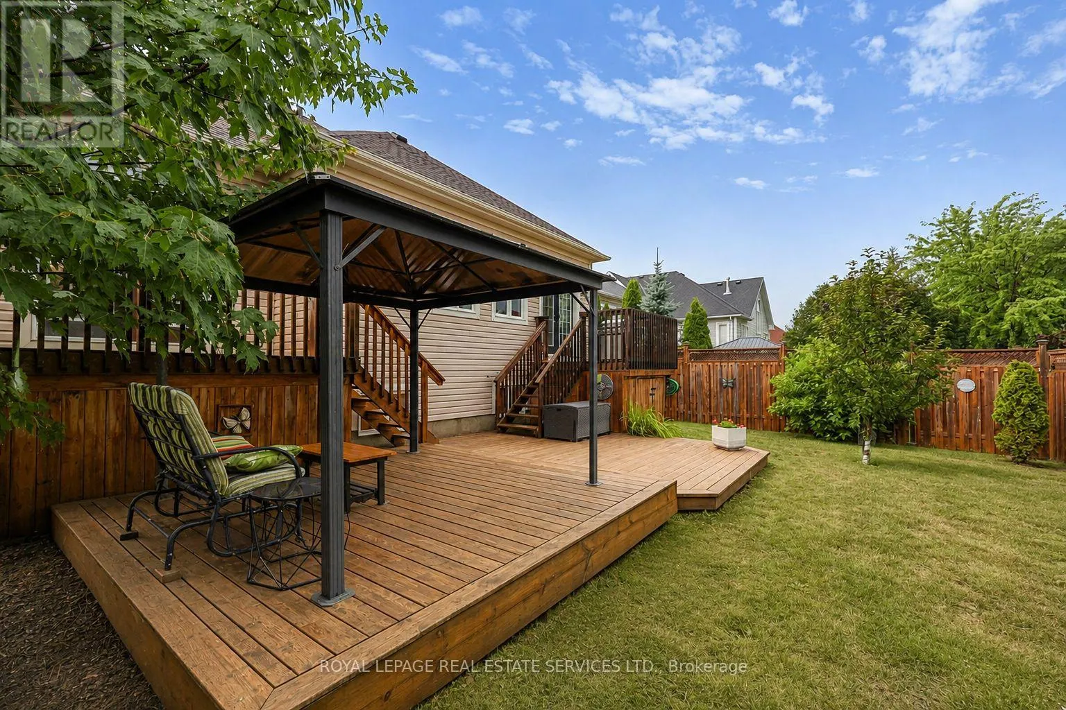 17 LEEWARD CIRCLE
