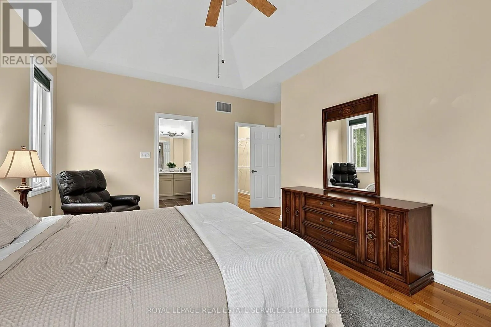 17 LEEWARD CIRCLE