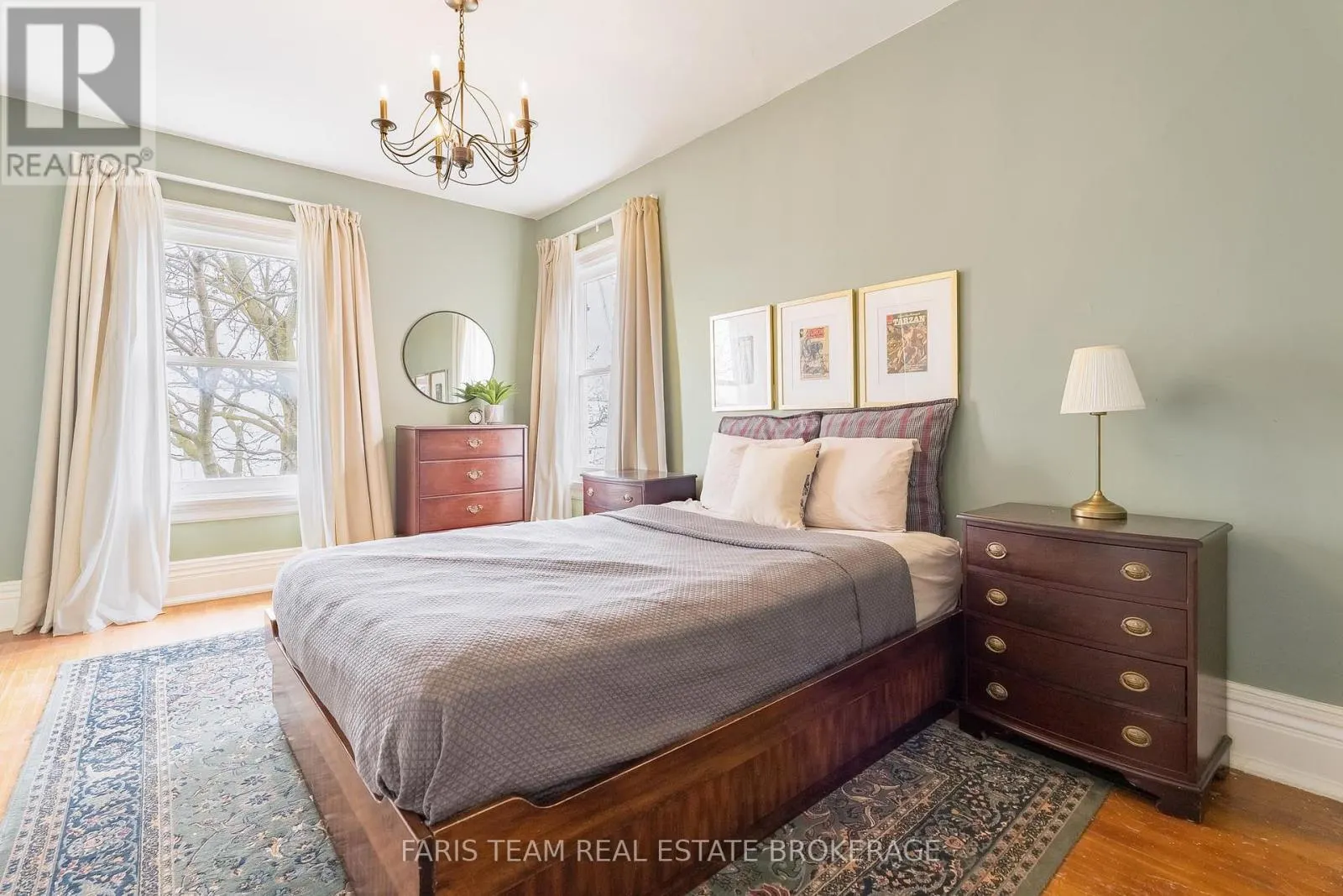 23 YONGE STREET S