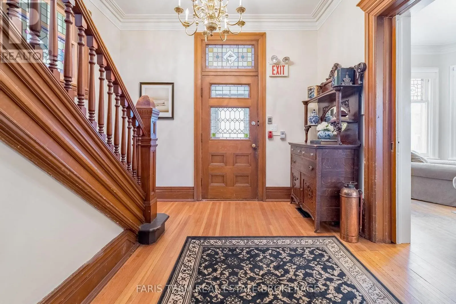23 YONGE STREET S