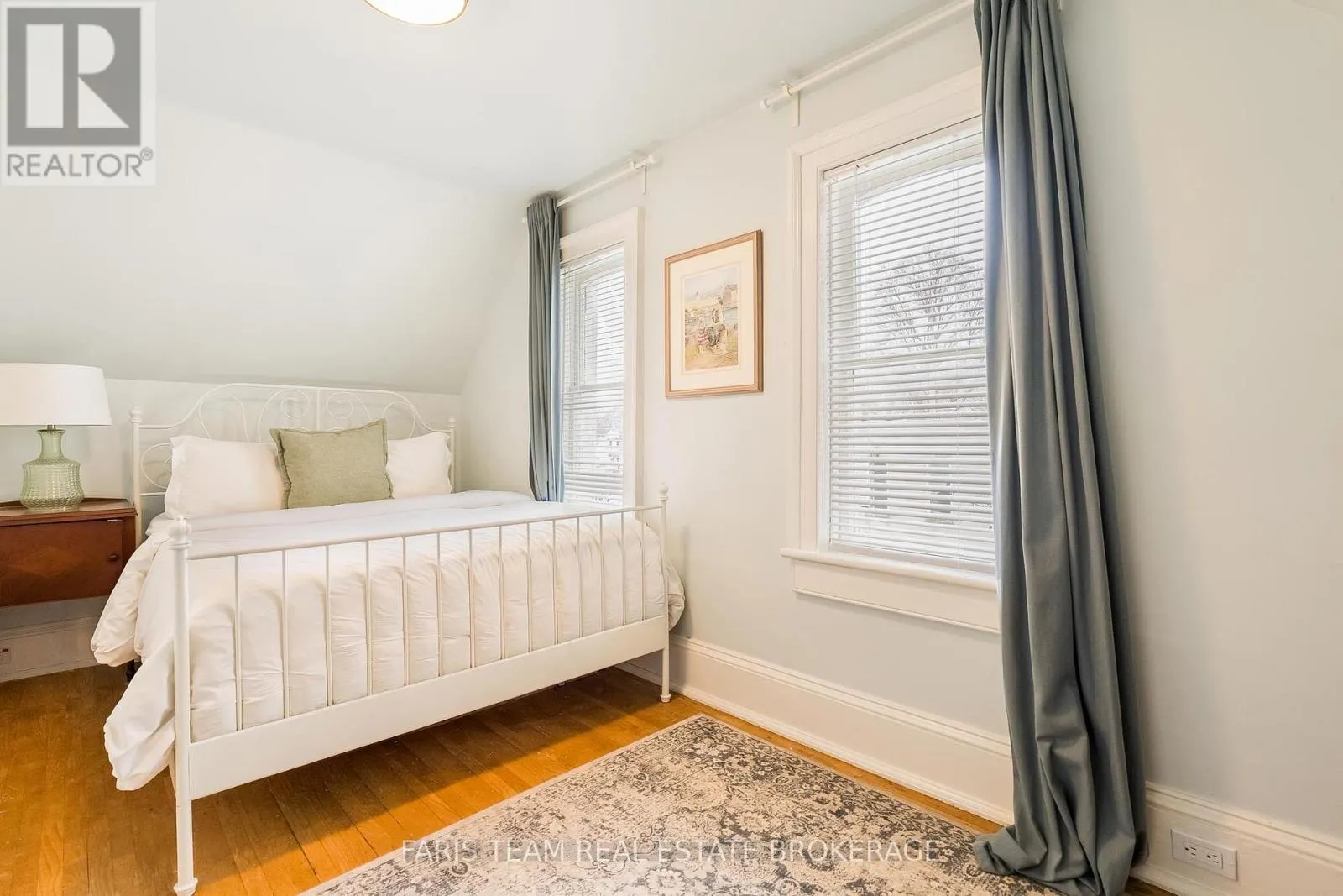 23 YONGE STREET S