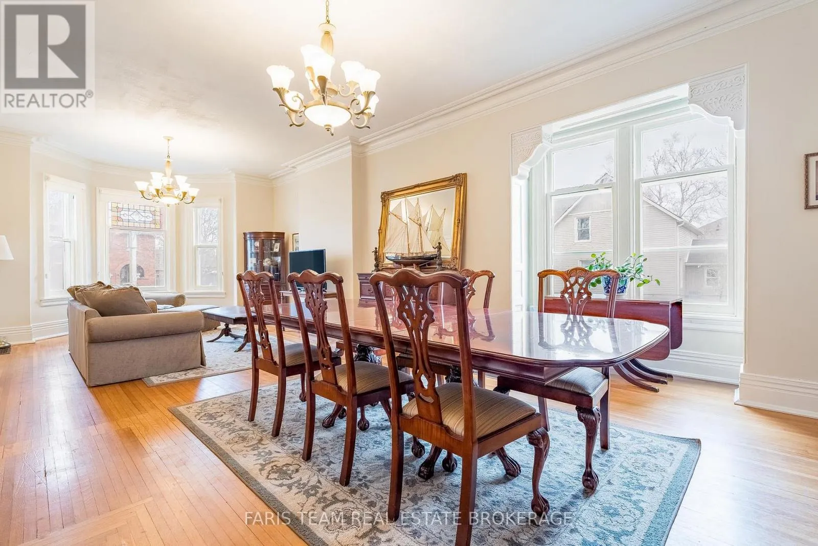 23 YONGE STREET S