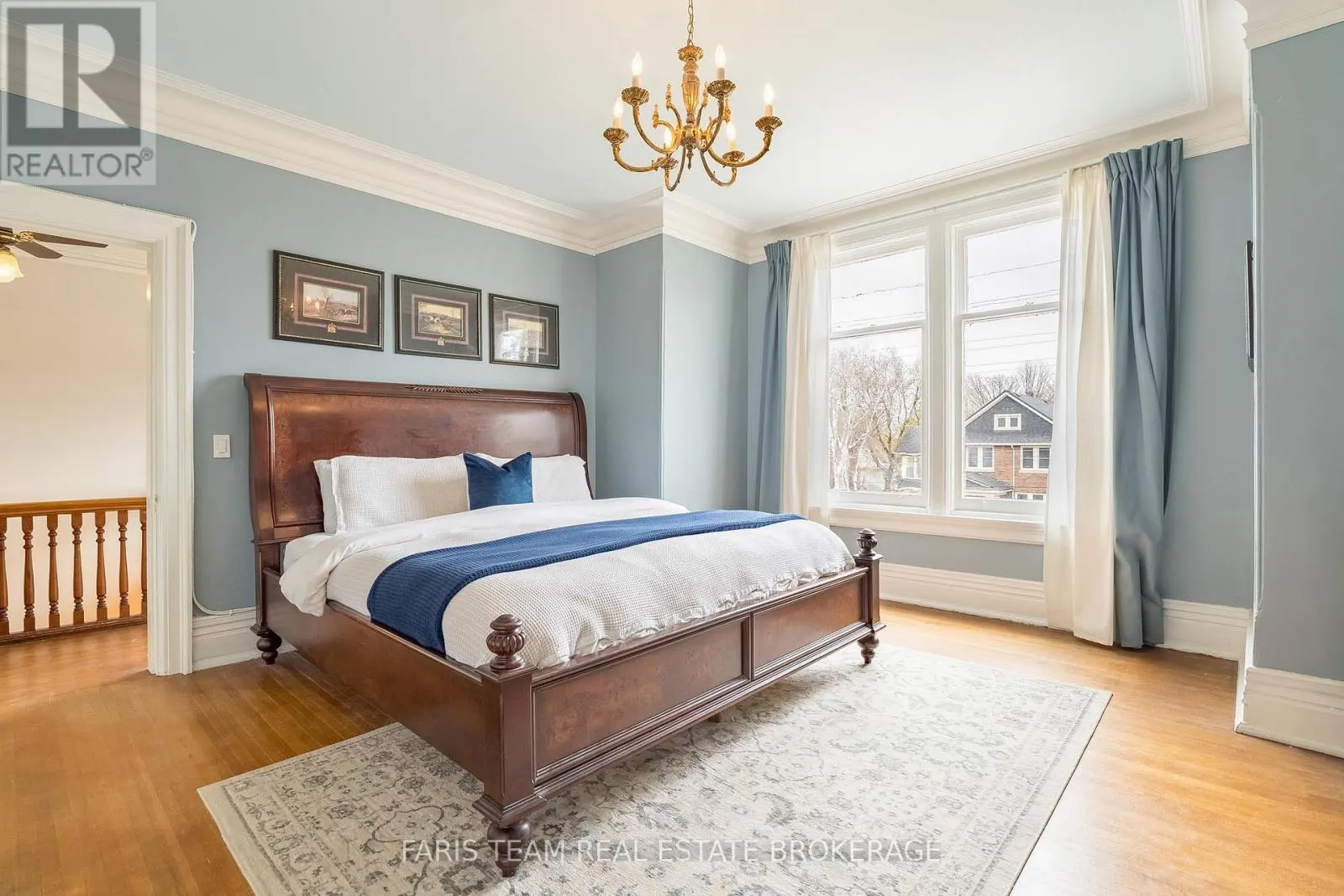 23 YONGE STREET S