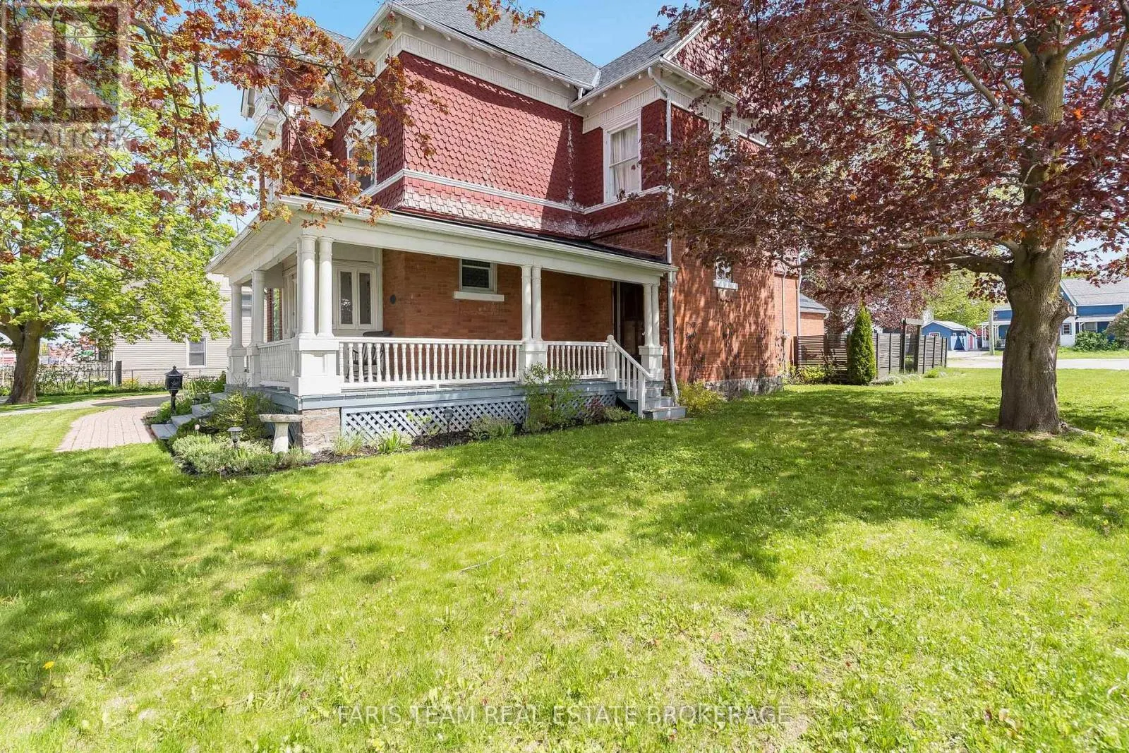 23 YONGE STREET S