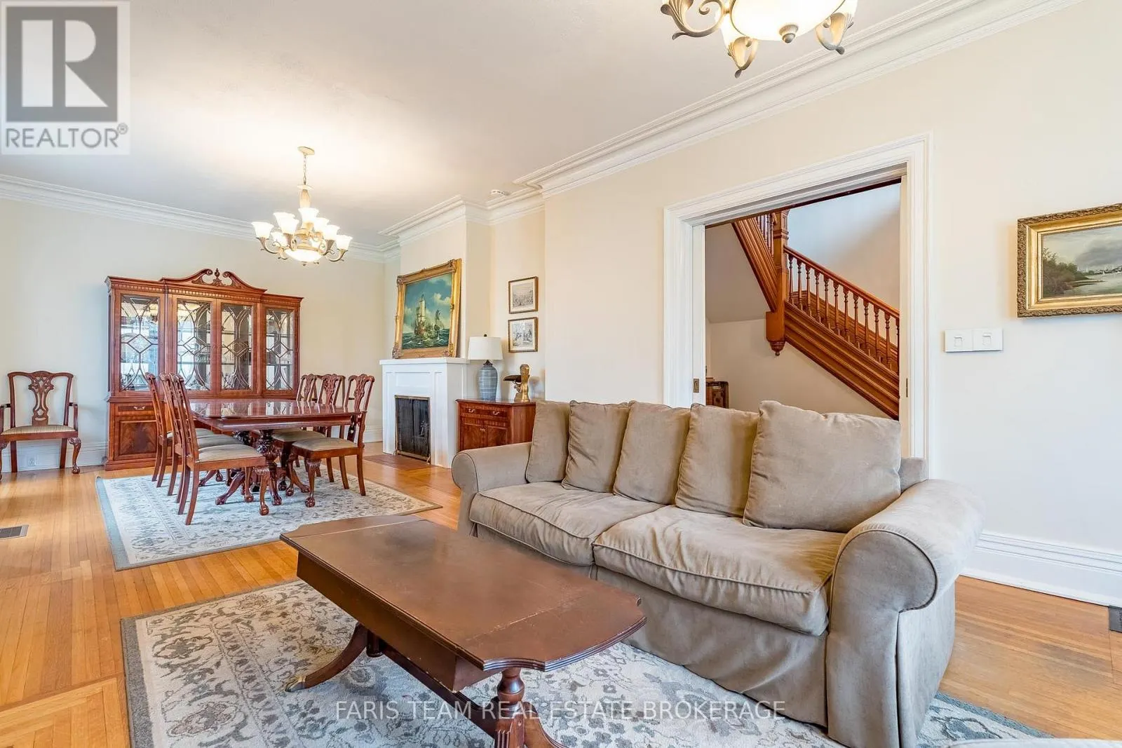 23 YONGE STREET S
