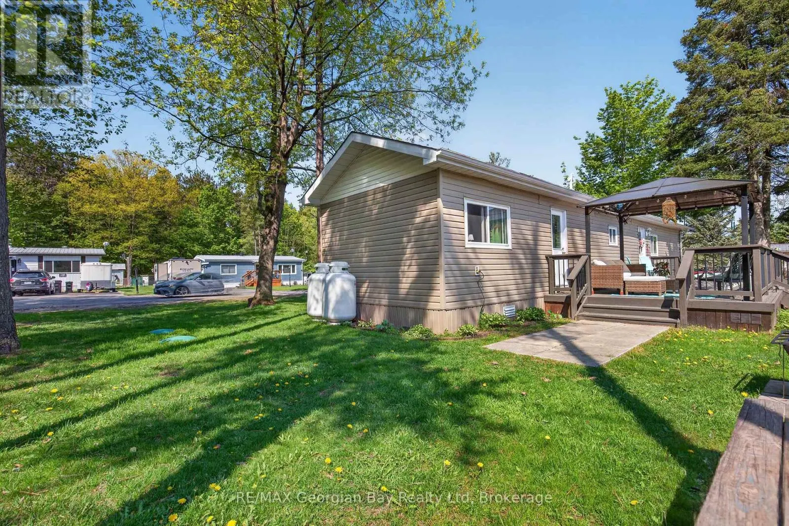 81 - 5263 ELLIOTT SIDE ROAD #81