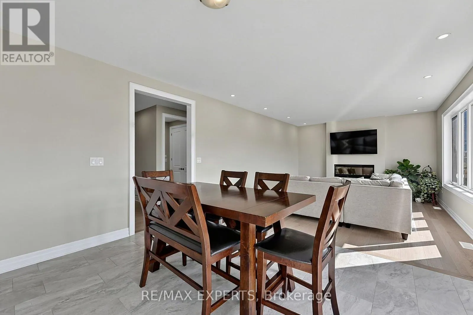 222 MAPLESIDE DRIVE