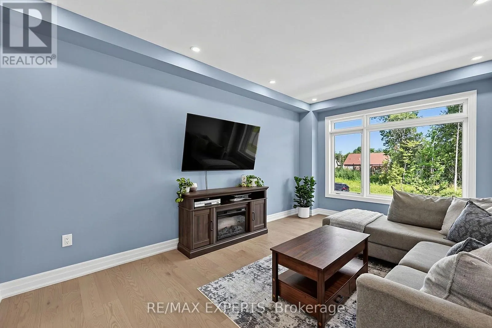 222 MAPLESIDE DRIVE