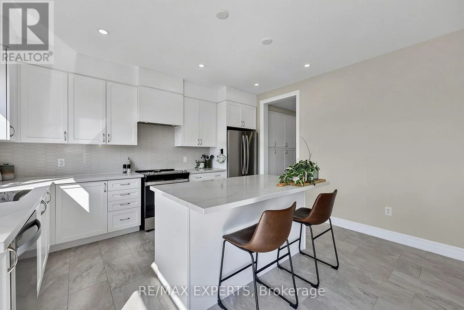 222 MAPLESIDE DRIVE