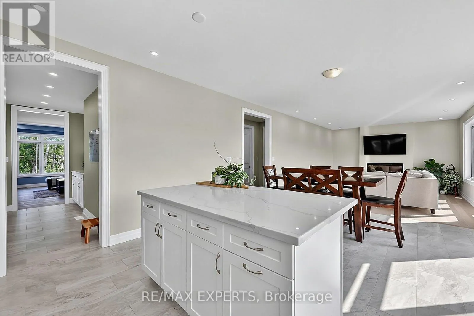 222 MAPLESIDE DRIVE