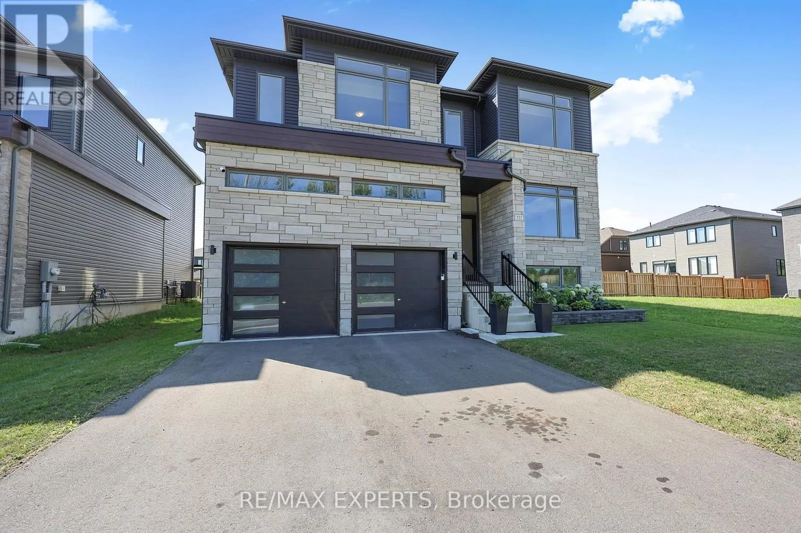 222 MAPLESIDE DRIVE
