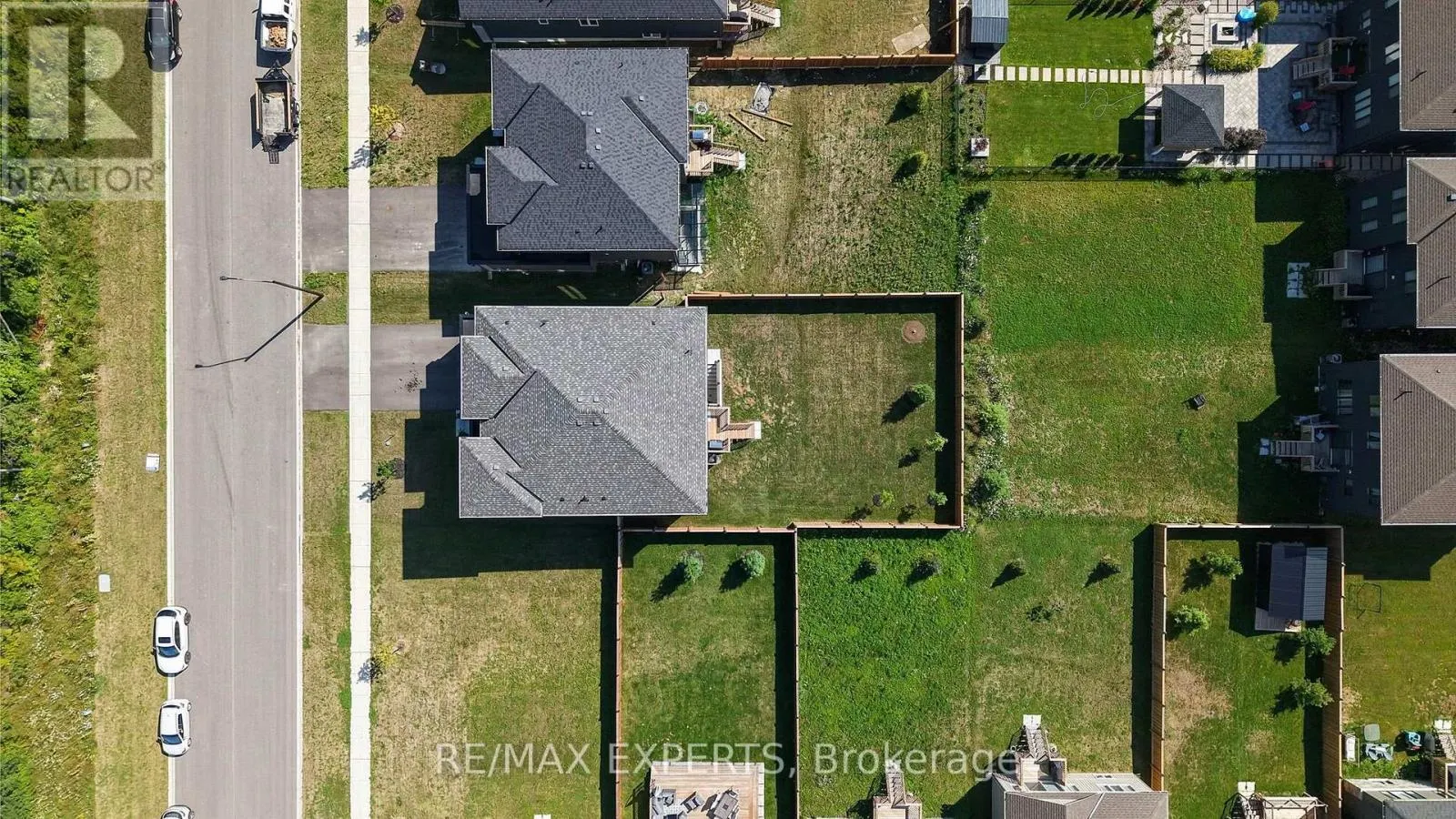 222 MAPLESIDE DRIVE