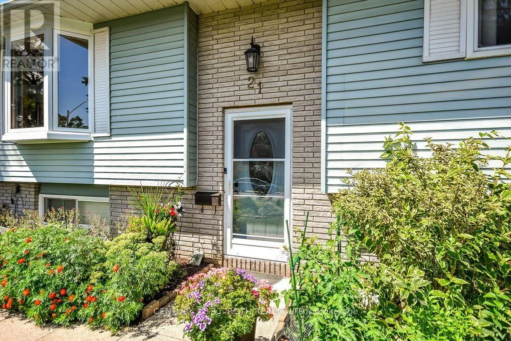 21 KORLEA CRESCENT