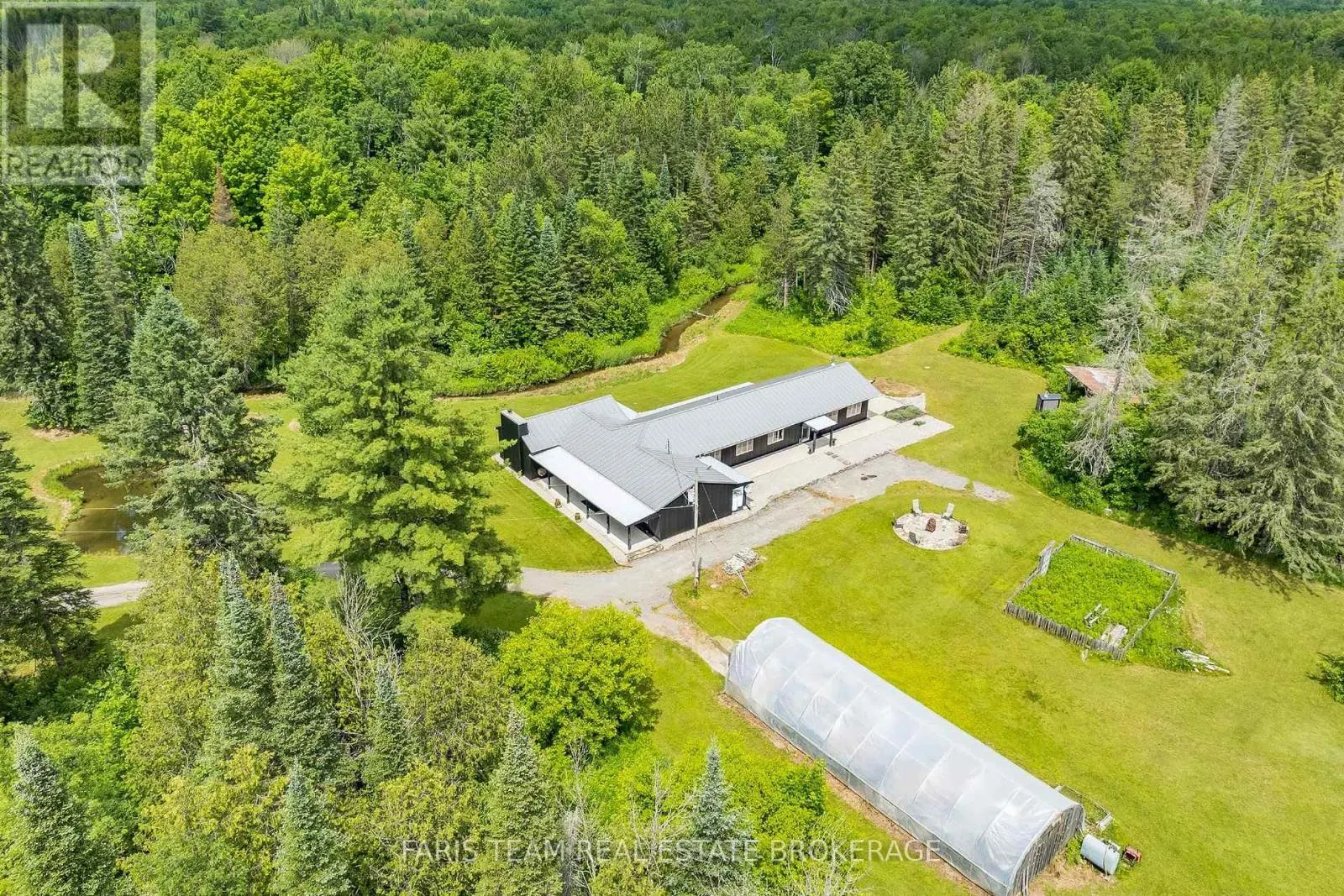 1076 BEAVER LANE