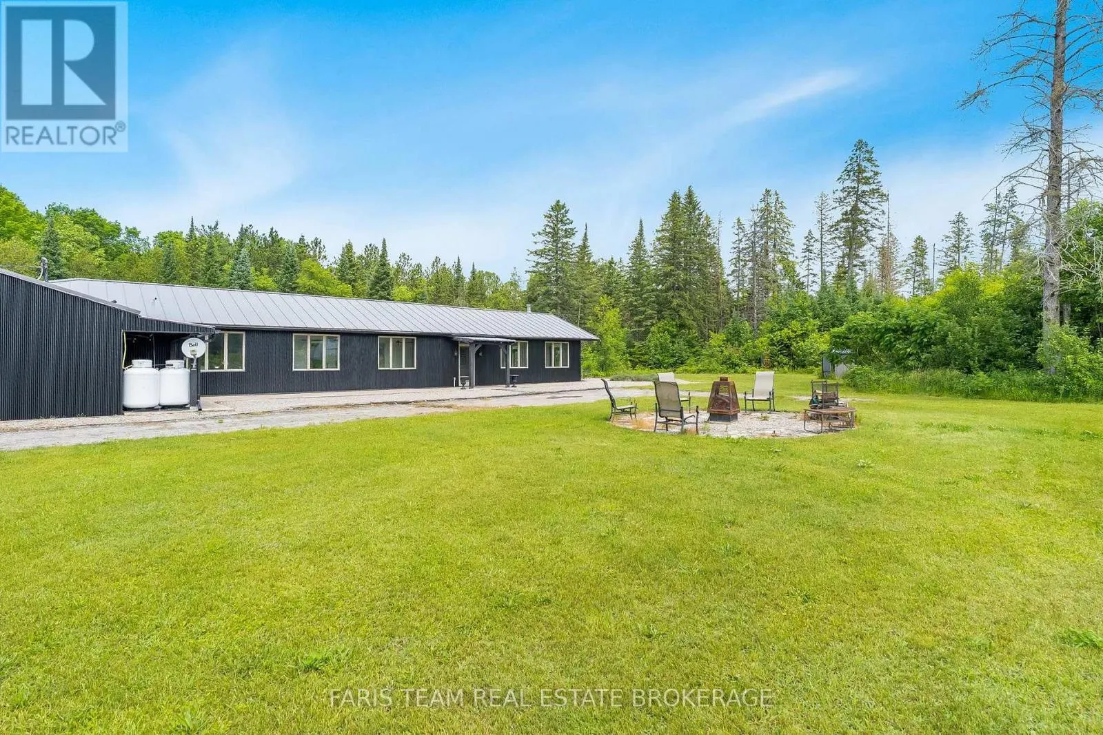 1076 BEAVER LANE