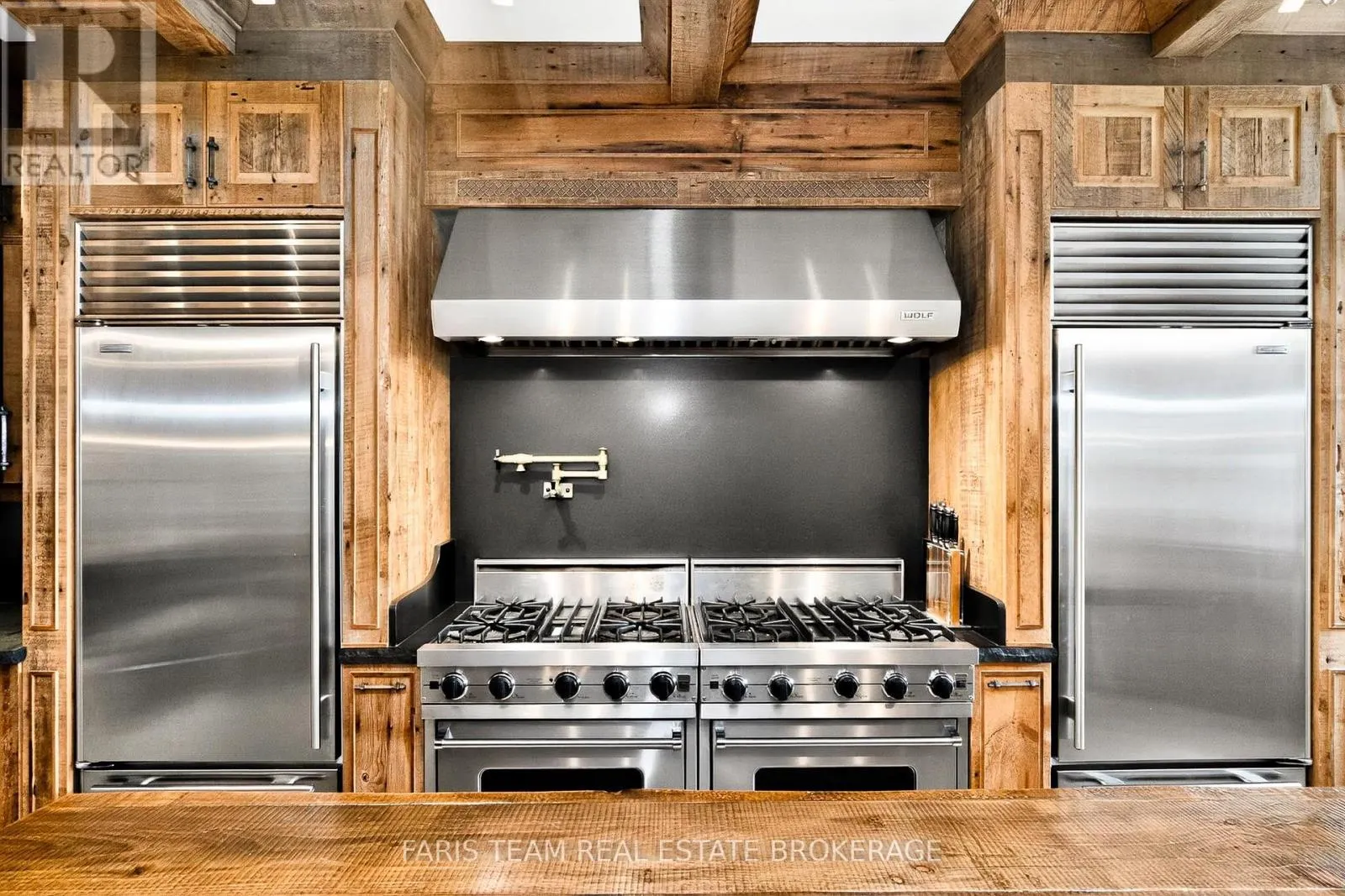 1076 BEAVER LANE