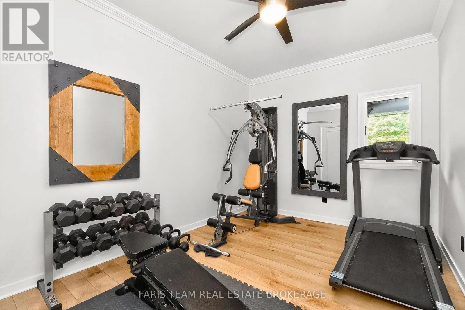 1076 BEAVER LANE