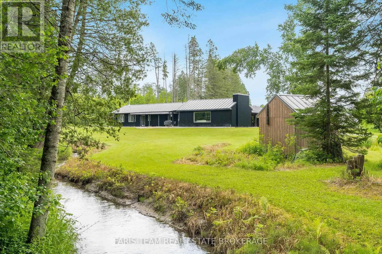 1076 BEAVER LANE