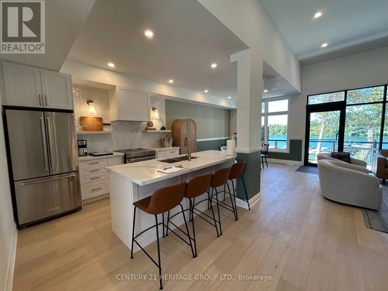 32 RUBY CRESCENT