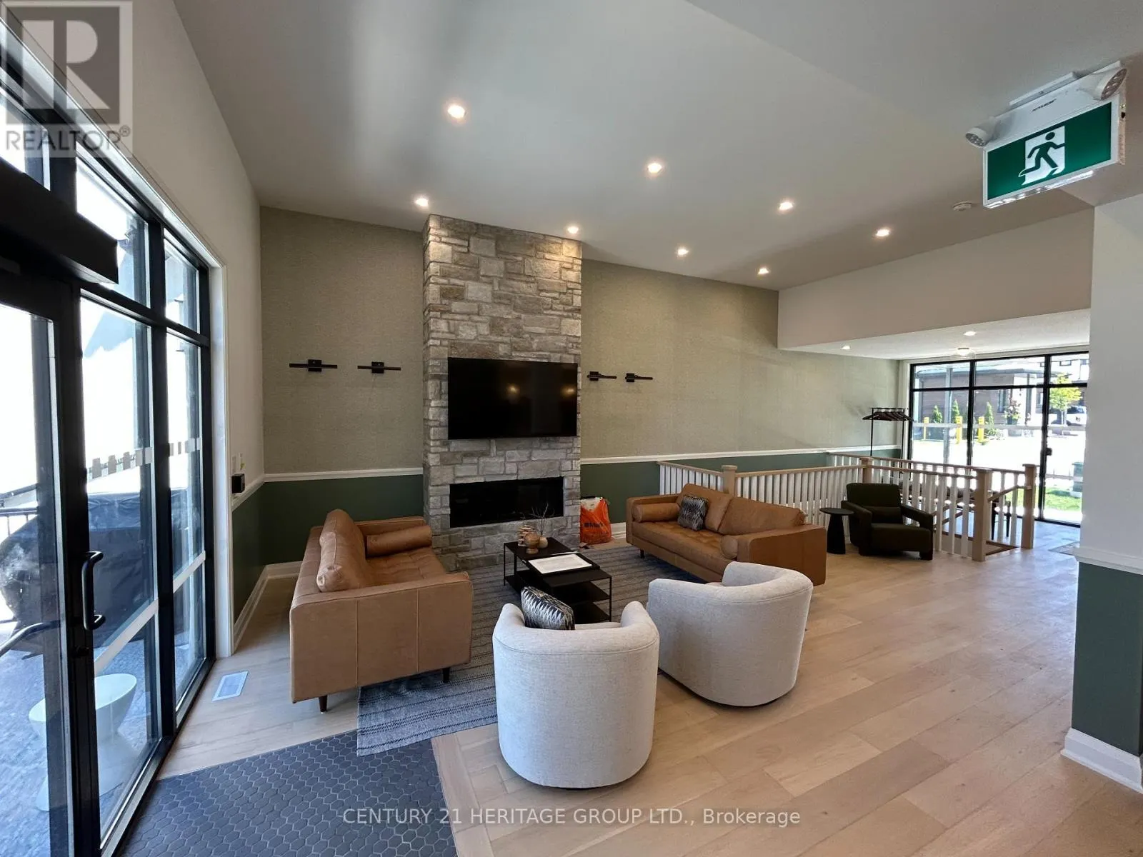 32 RUBY CRESCENT