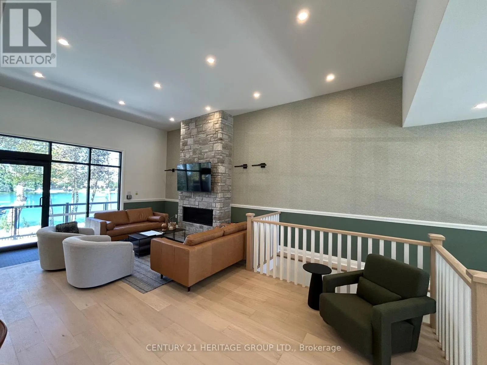 32 RUBY CRESCENT