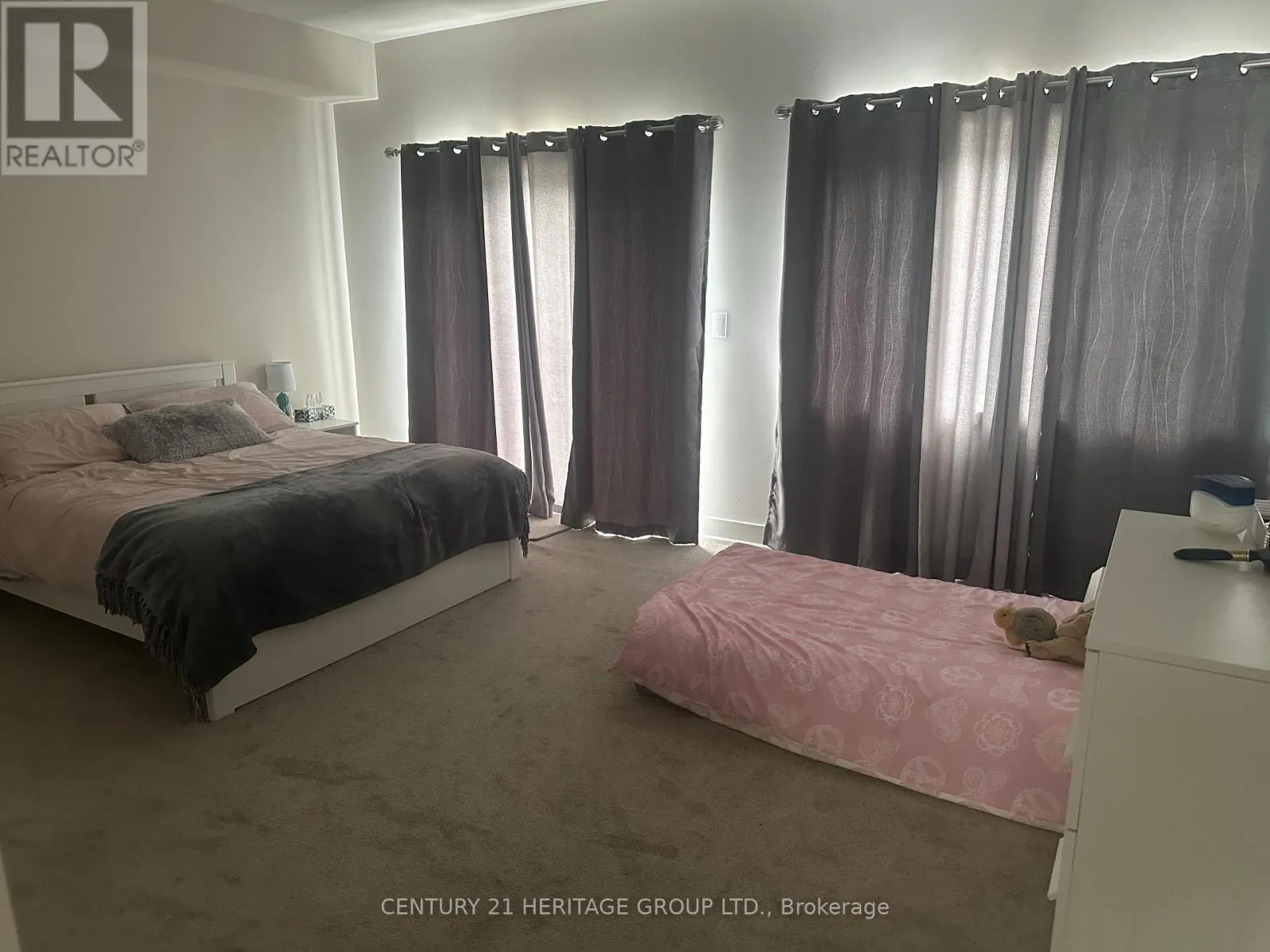 32 RUBY CRESCENT