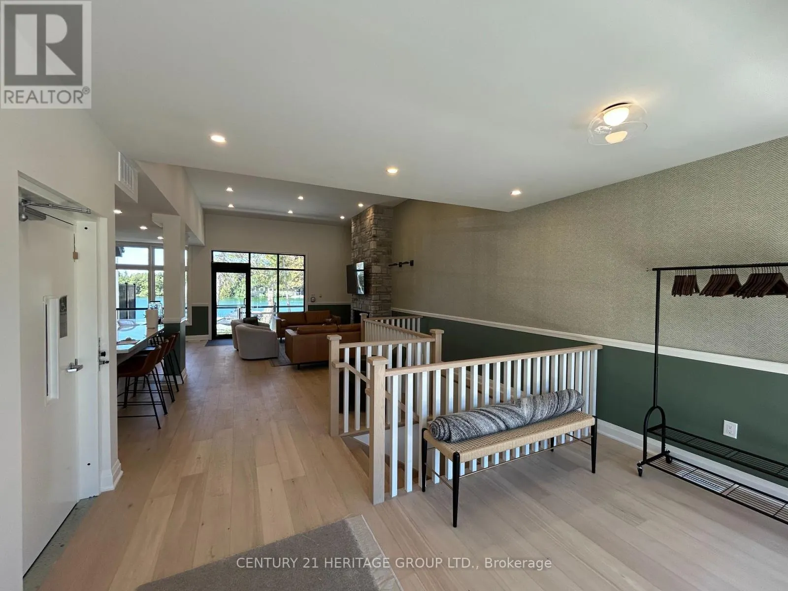 32 RUBY CRESCENT