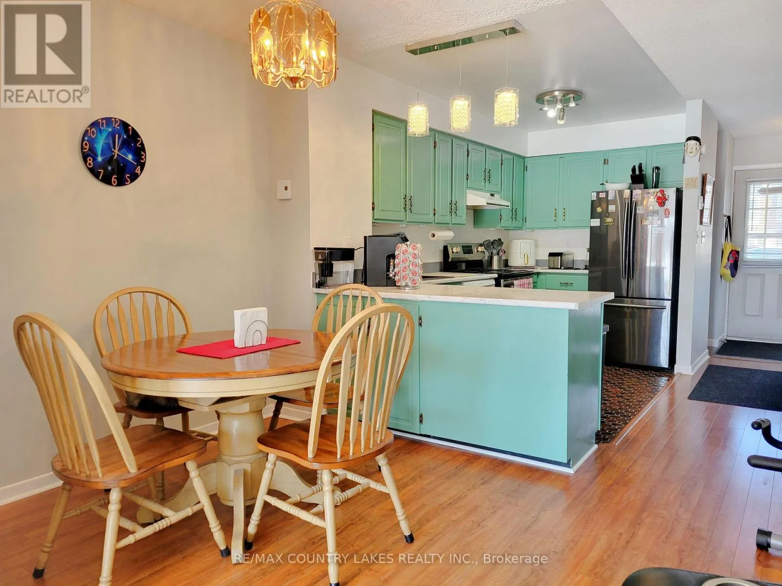 3 - 4 PARADISE BOULEVARD