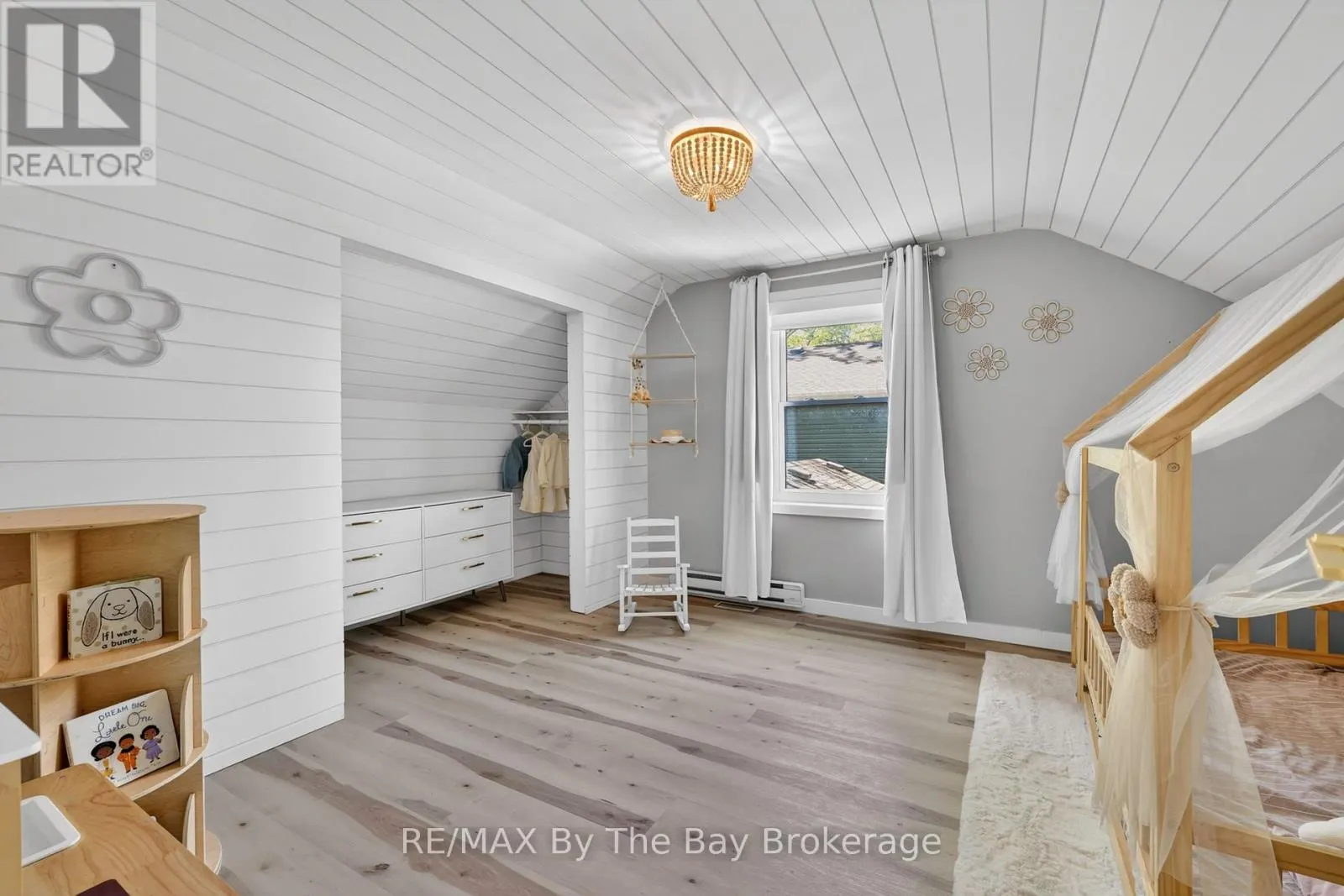 1416 RIVER ROAD W