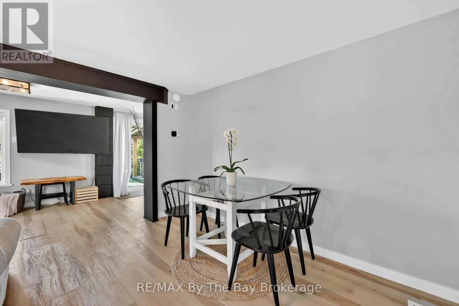 1416 RIVER ROAD W