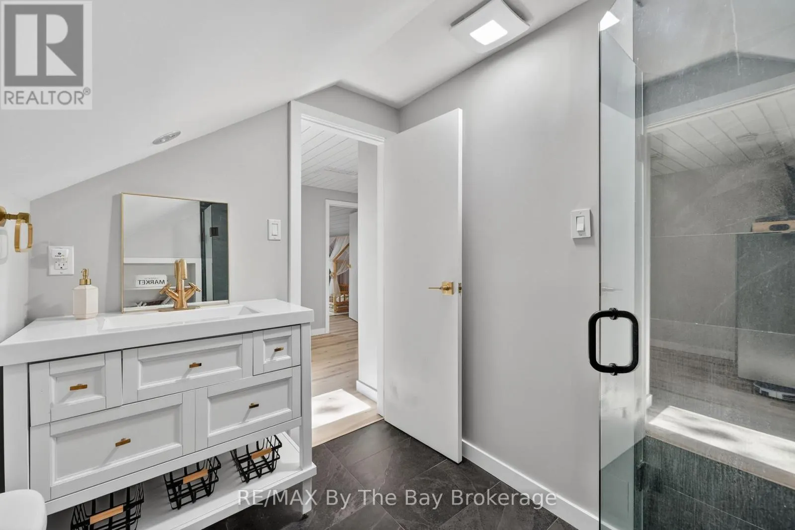 1416 RIVER ROAD W