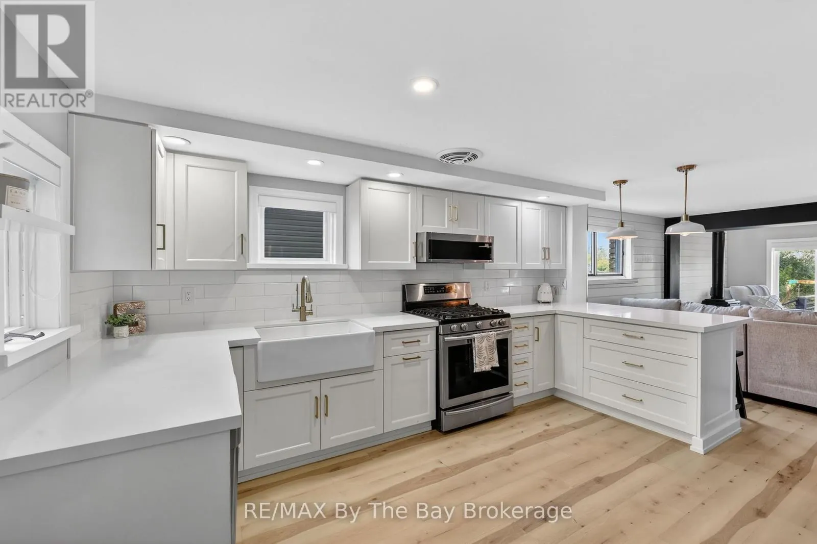 1416 RIVER ROAD W