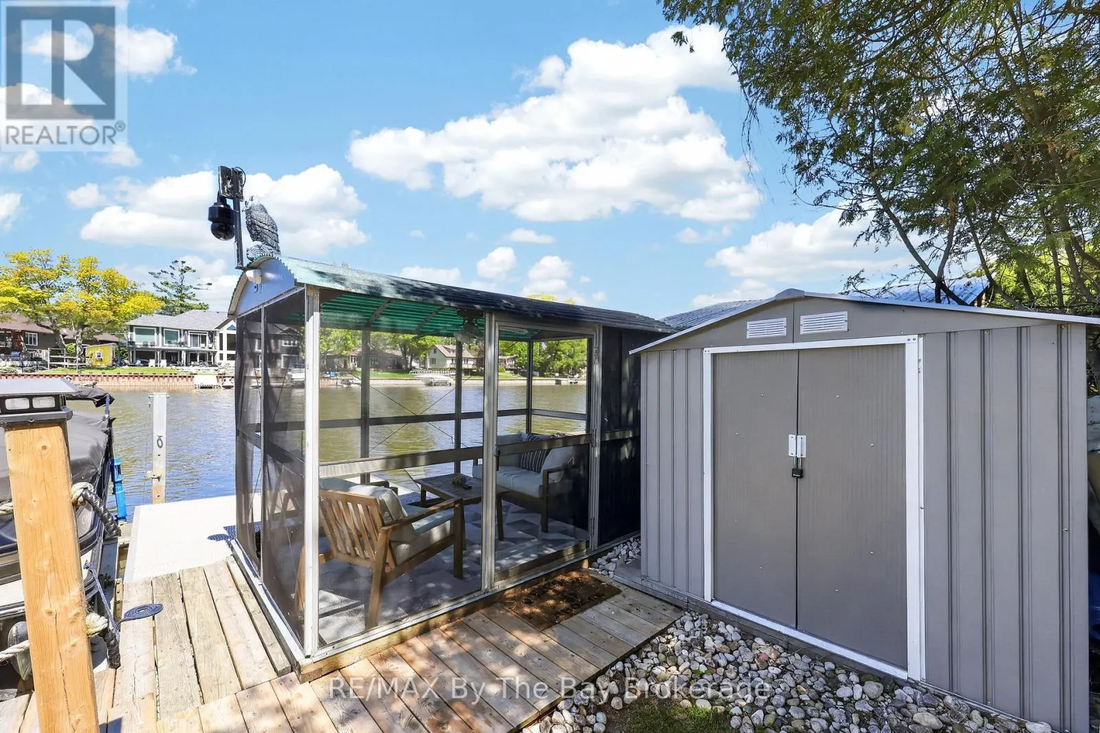 1416 RIVER ROAD W