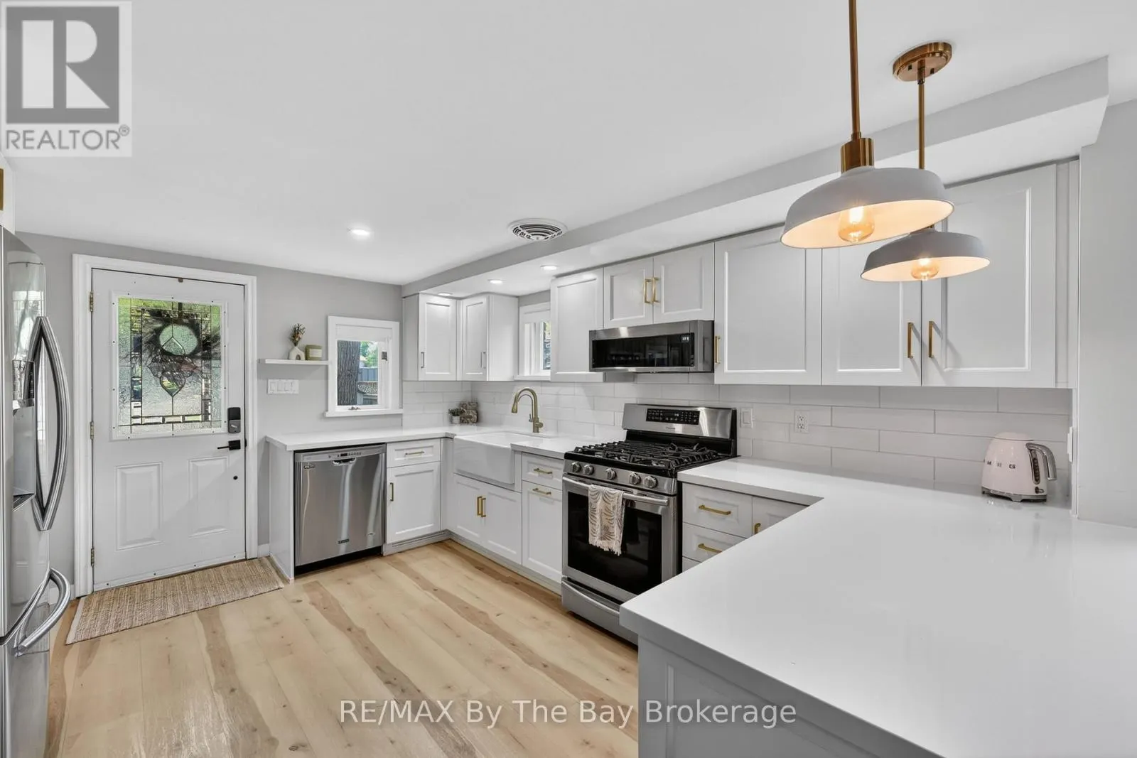 1416 RIVER ROAD W