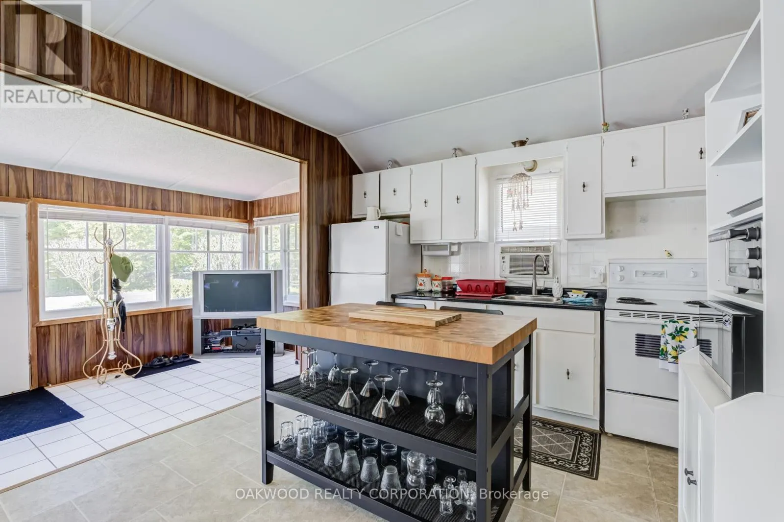 1981 TINY BEACHES ROAD S
