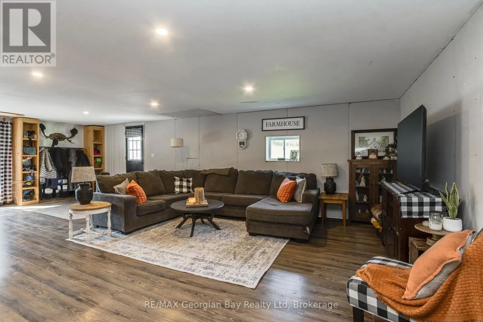 1046 HENRY STREET