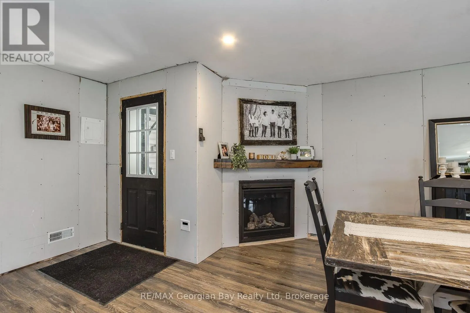 1046 HENRY STREET