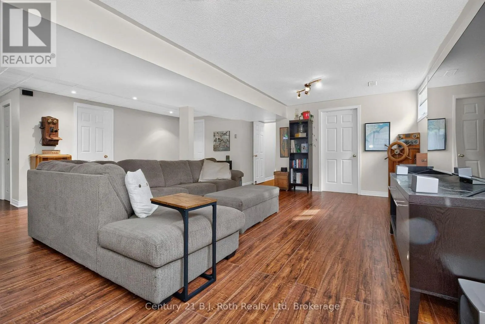 7 GEORGIAS WALK