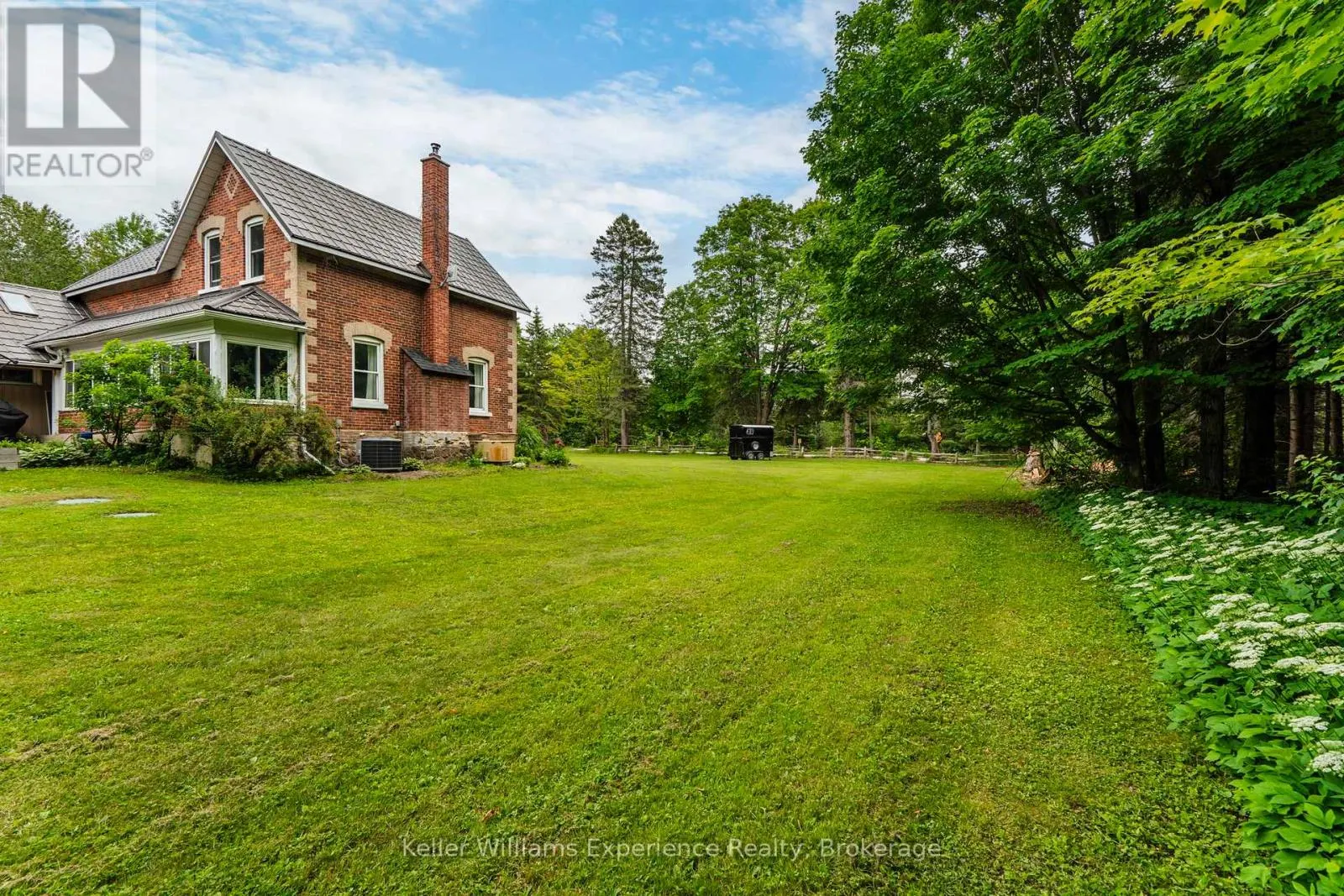 3744 FLOS 4 ROAD W