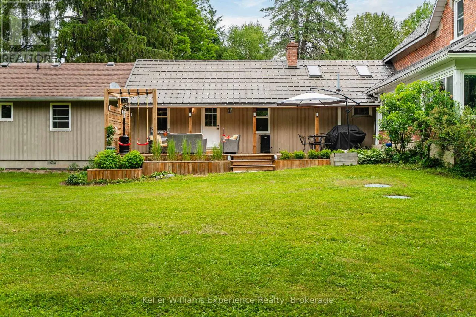 3744 FLOS 4 ROAD W