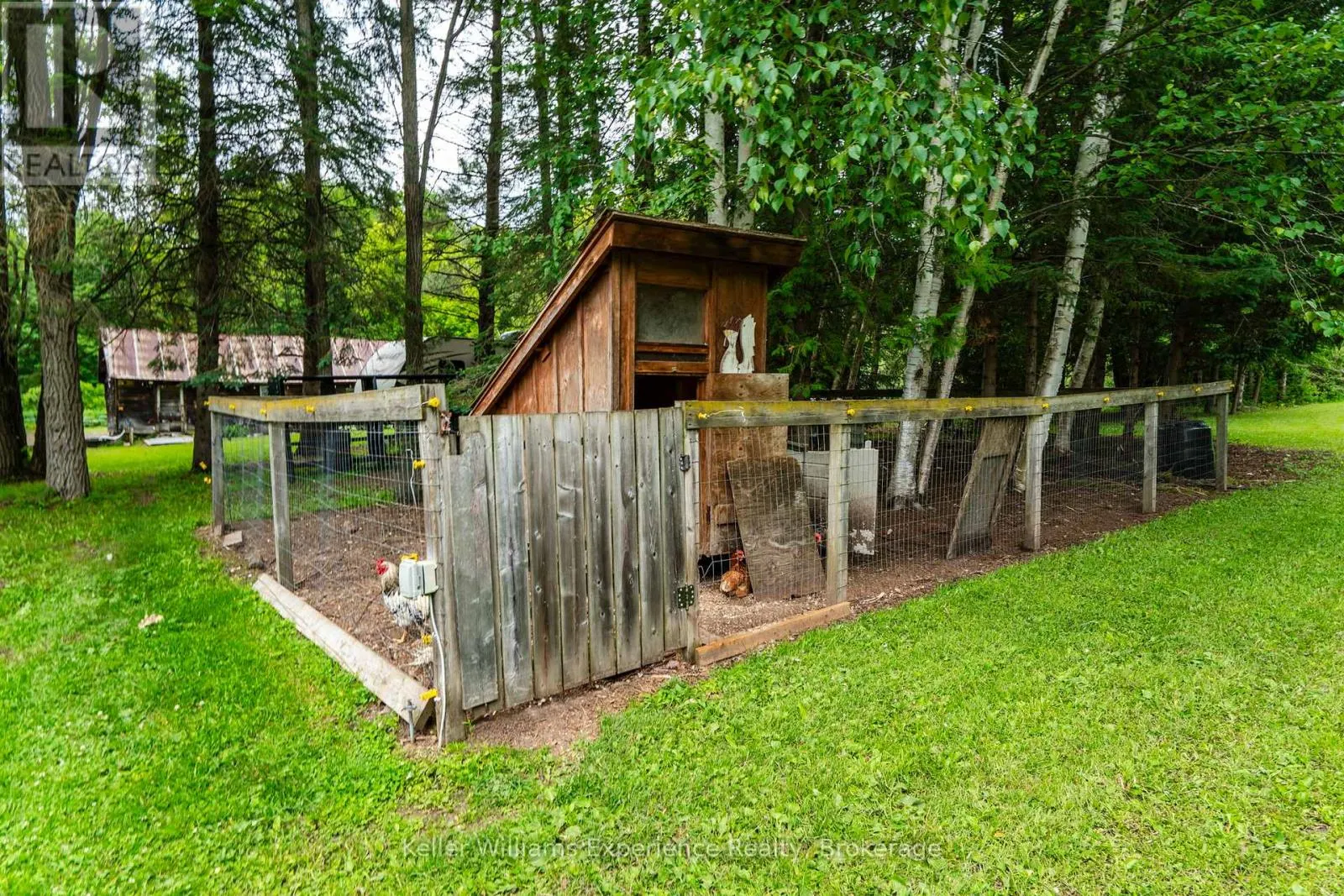 3744 FLOS 4 ROAD W