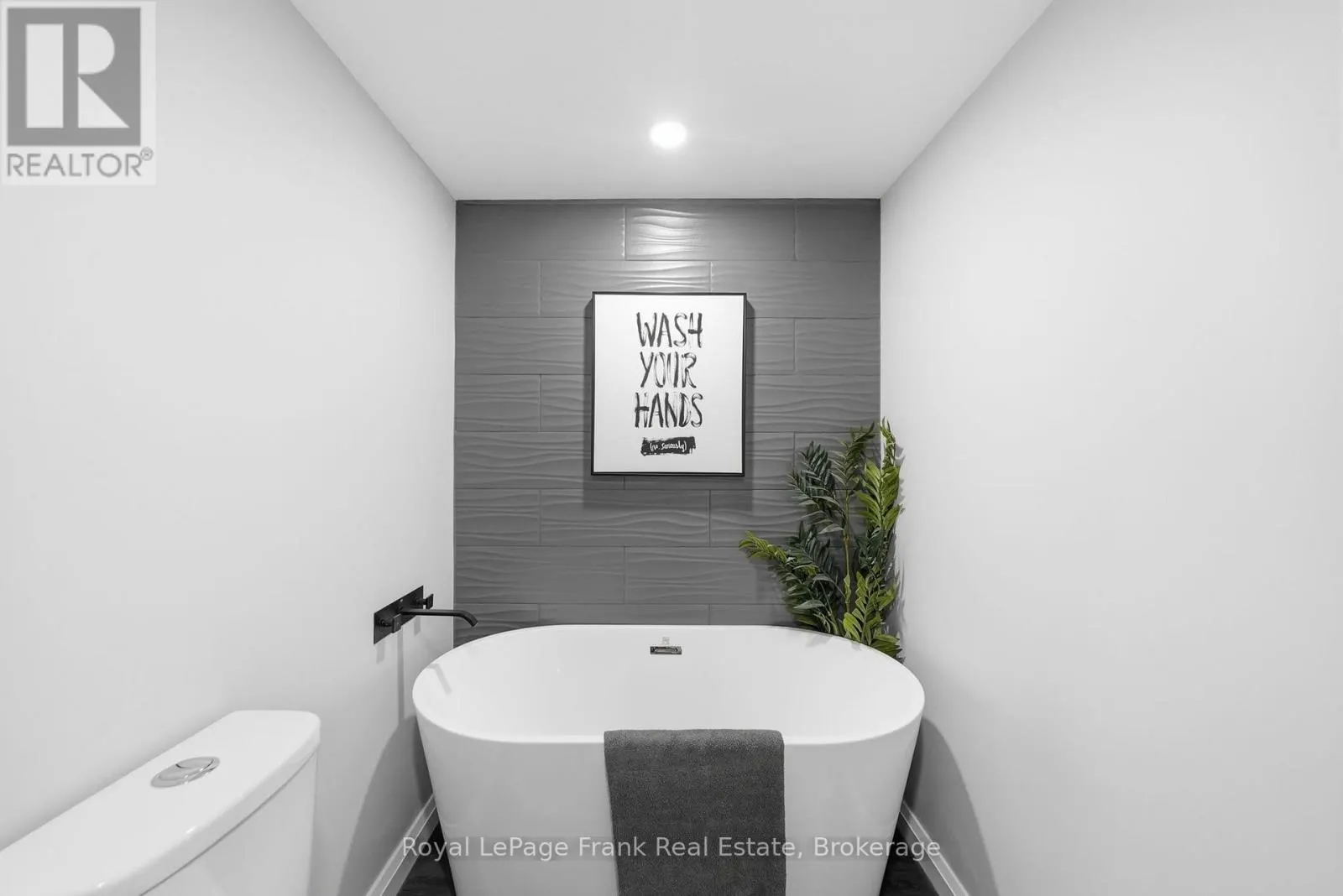 3 - 31 LAGUNA PARKWAY #3
