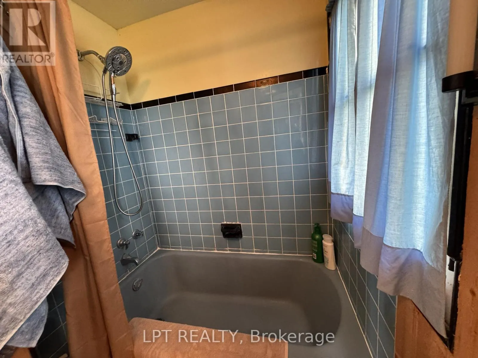 1764 BAY PARK ROAD