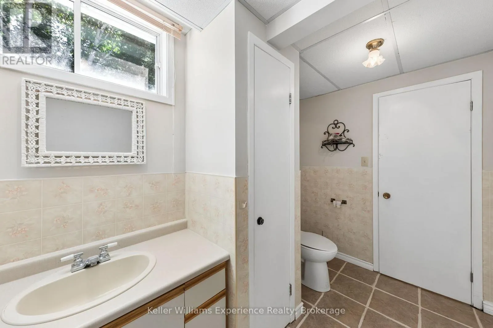 6 BONAVENTURE PLACE