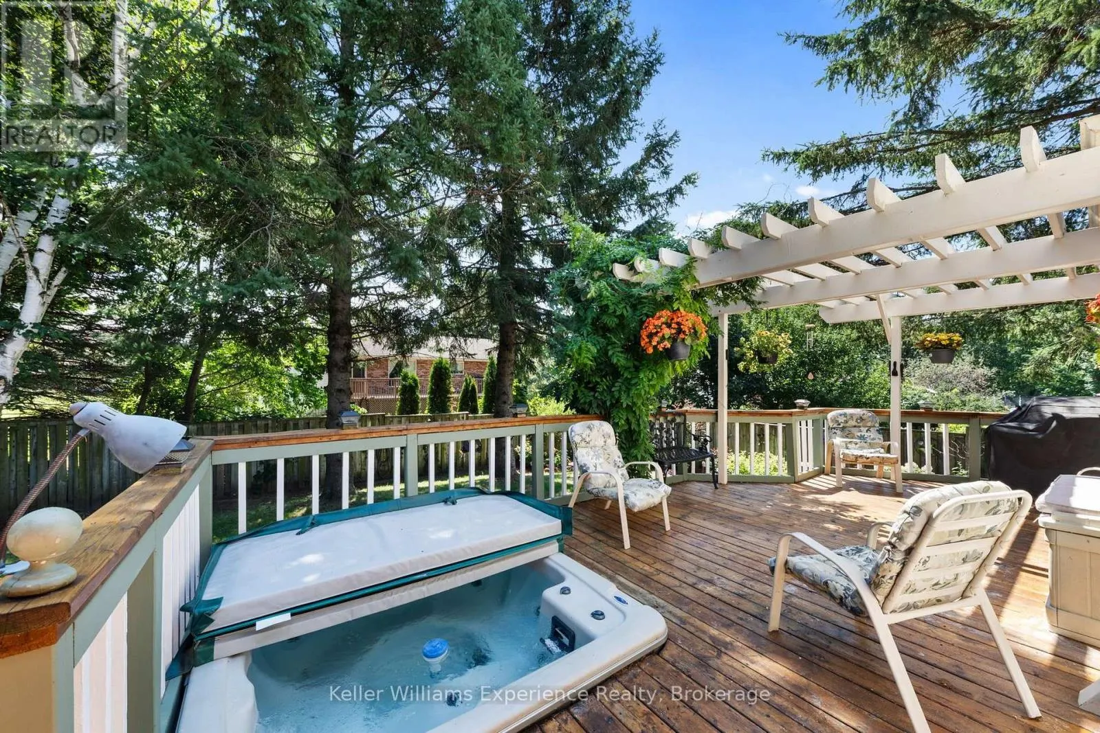 6 BONAVENTURE PLACE