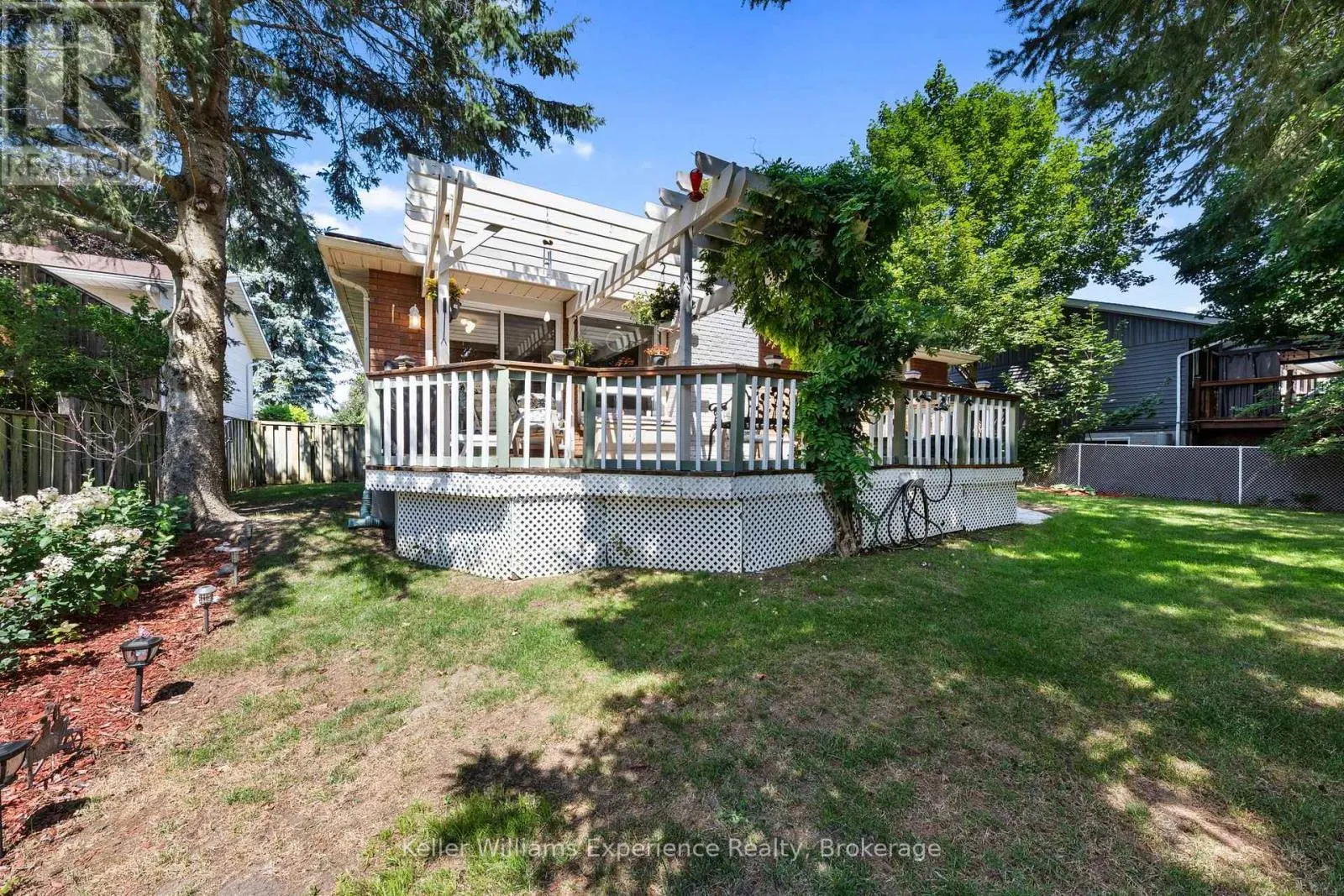 6 BONAVENTURE PLACE