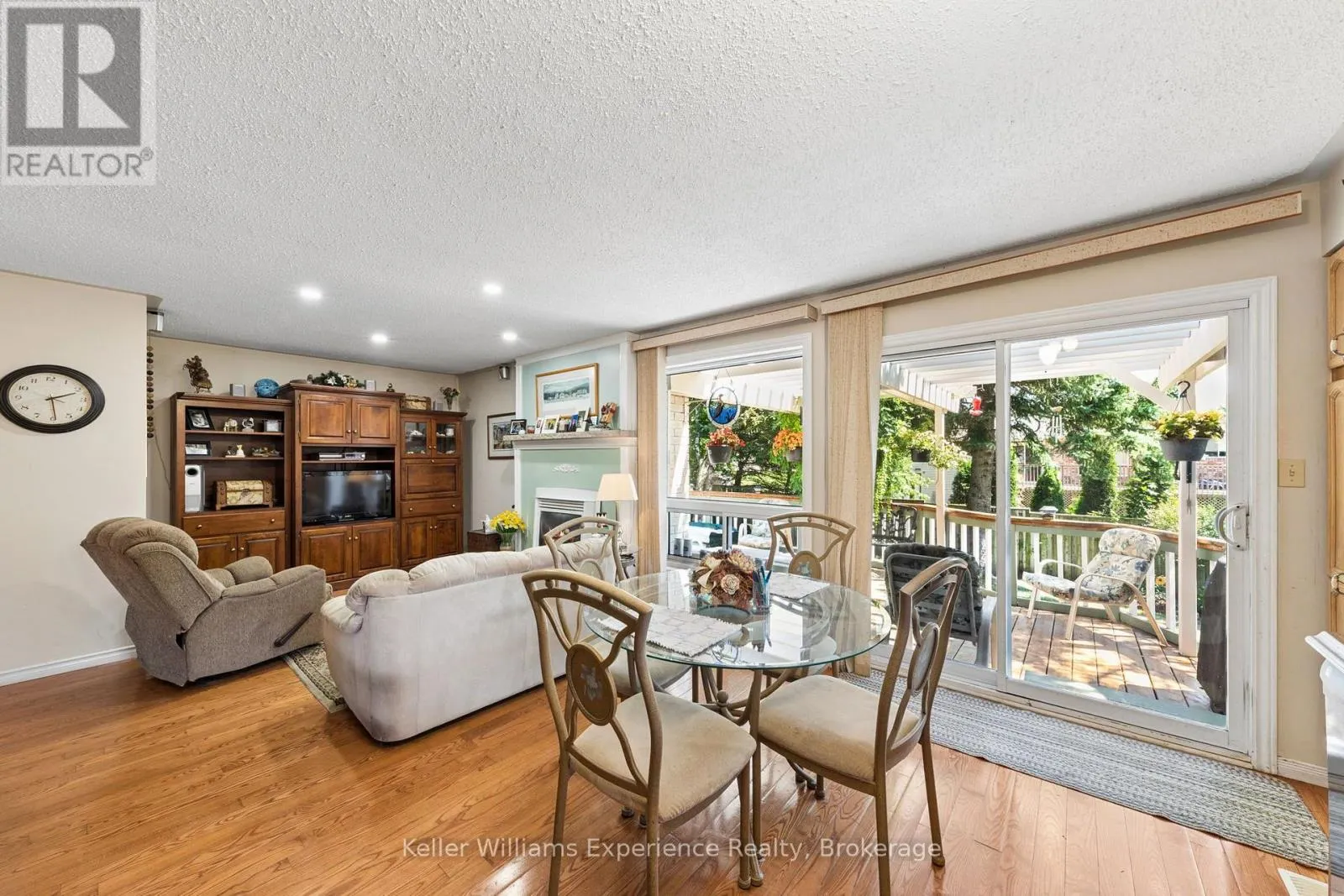 6 BONAVENTURE PLACE